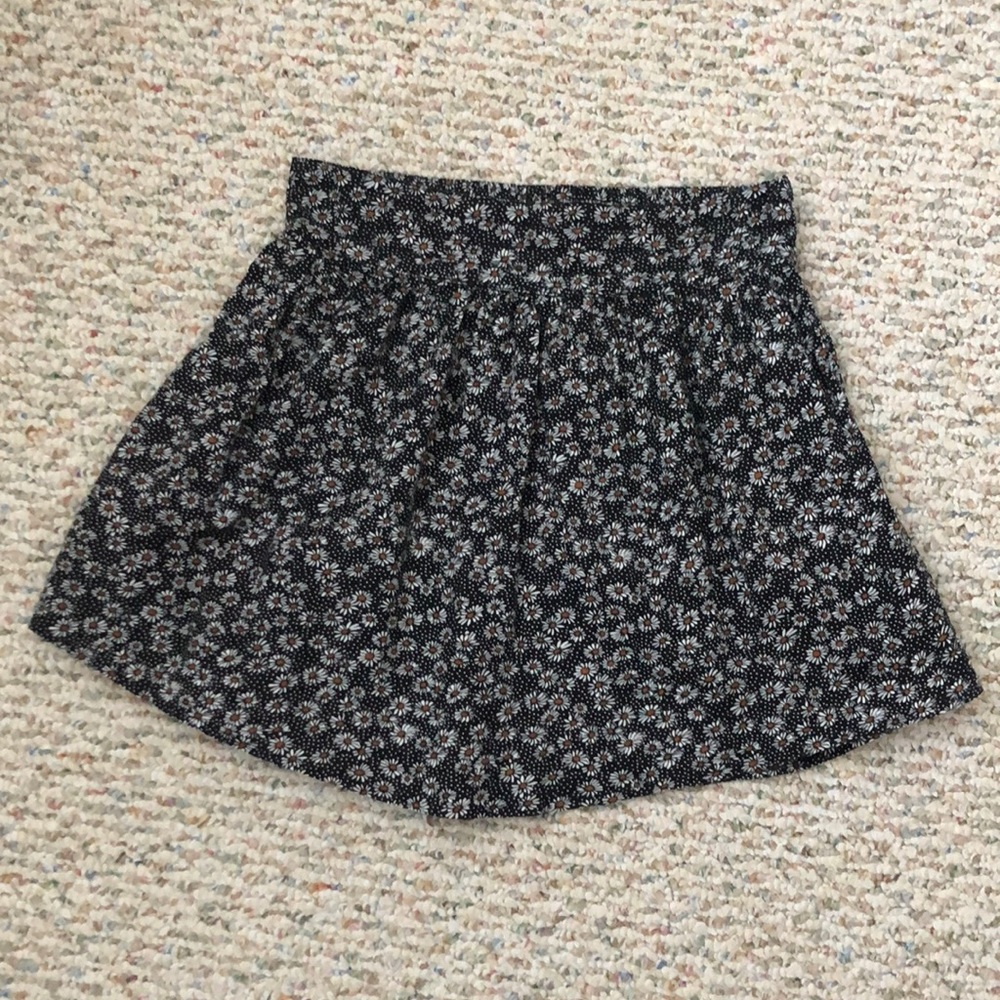Daisy print skirt